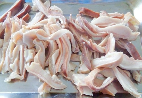 cách luộc lòng heo trắng giòn - hình 5