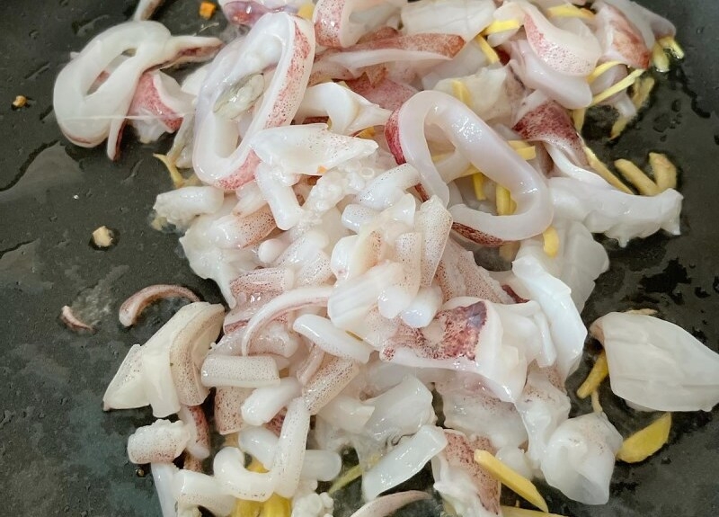 Xào mực, tôm
