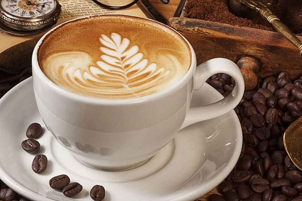 là thức uống cà phê được làm từ cà phê Espresso, socola và sữa