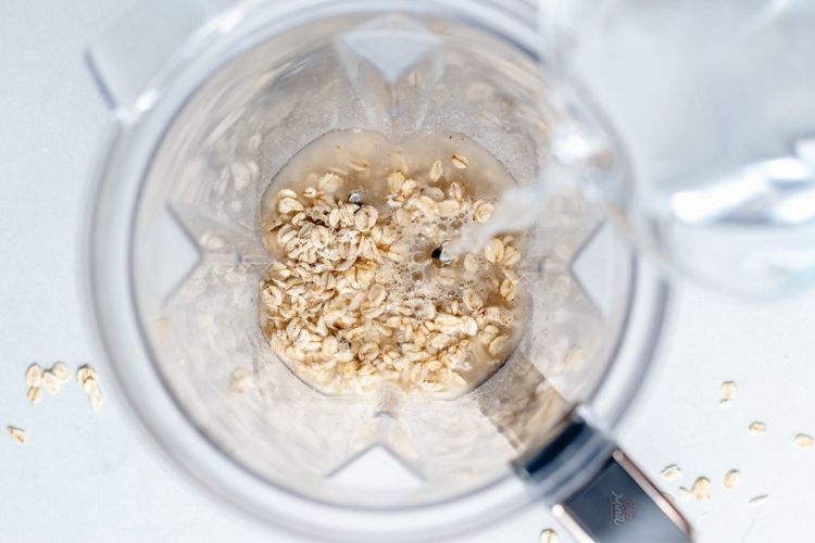 Ngâm và xay nhuyễn yến mạch