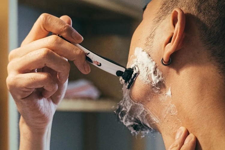 Các bước cạo râu ướt