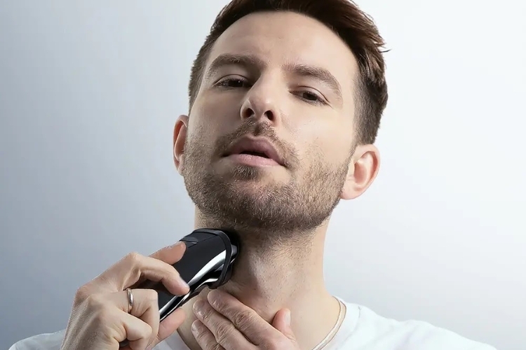 Cách cạo râu khô