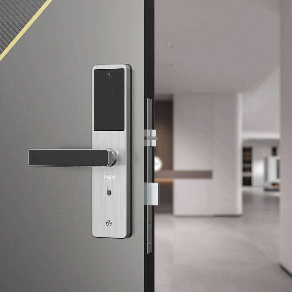 Thay pin khóa cửa vân tay - Ảnh 01