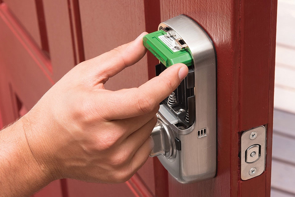 Thay pin khóa cửa vân tay - Ảnh 08