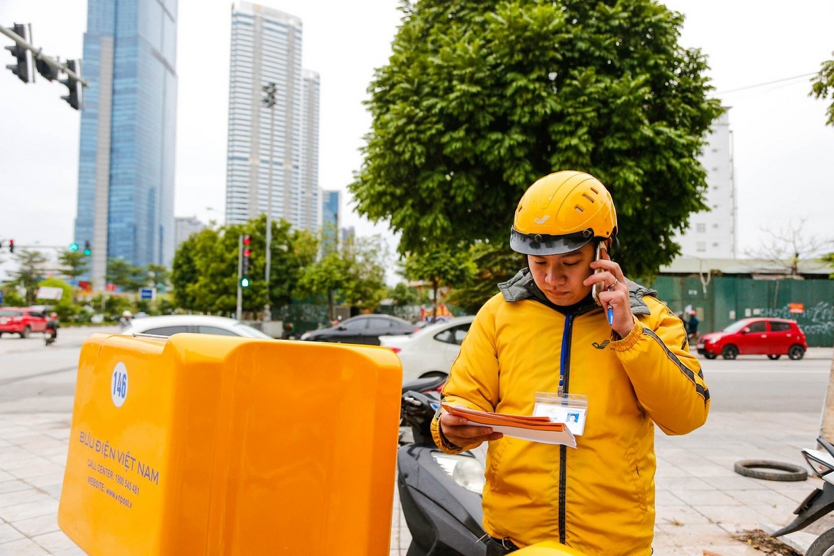 thứ 7 bưu điện có làm việc không - hình 2