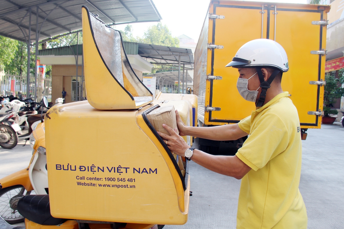 thứ 7 bưu điện có làm việc không - hình 2