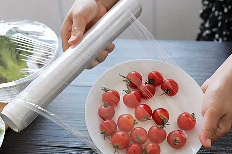 Màng bọc thực phẩm có lợi ích gì? Khám phá ứng dụng thú vị của chúng trong cuộc sống mà không phải ai cũng biết hình 1