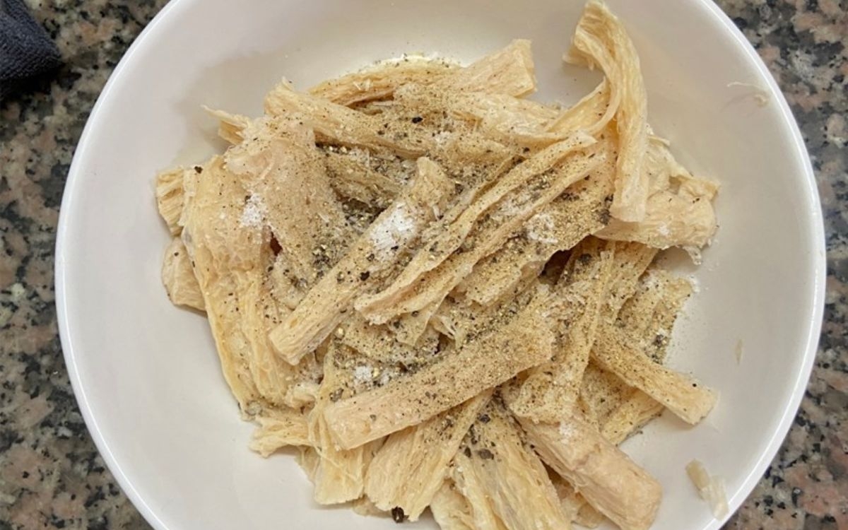 Bước 2: Ướp sườn non chay