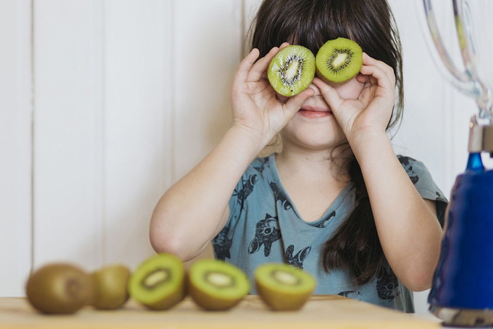 Một số lưu ý khi ăn quả kiwi.