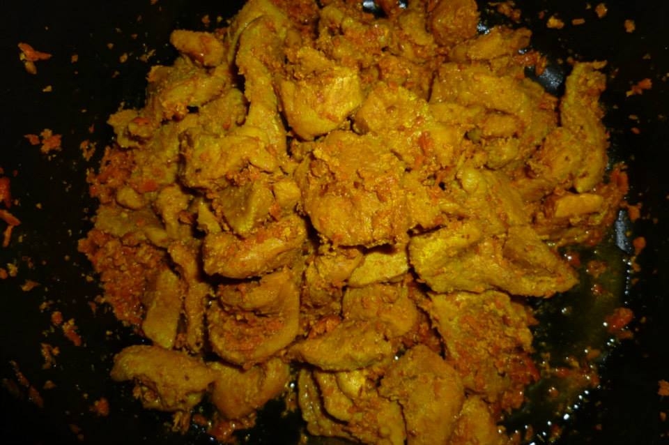 thịt kho nghệ - hình 4
