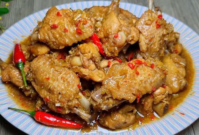 Gà kho sả ớt hấp dẫn, bắt mắt
