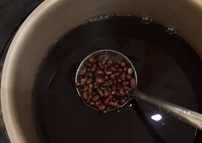 Nấu chín chè đậu đen