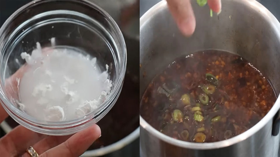 Dùng bột năng giúp cho sốt được sệt và ngon mắt hơn