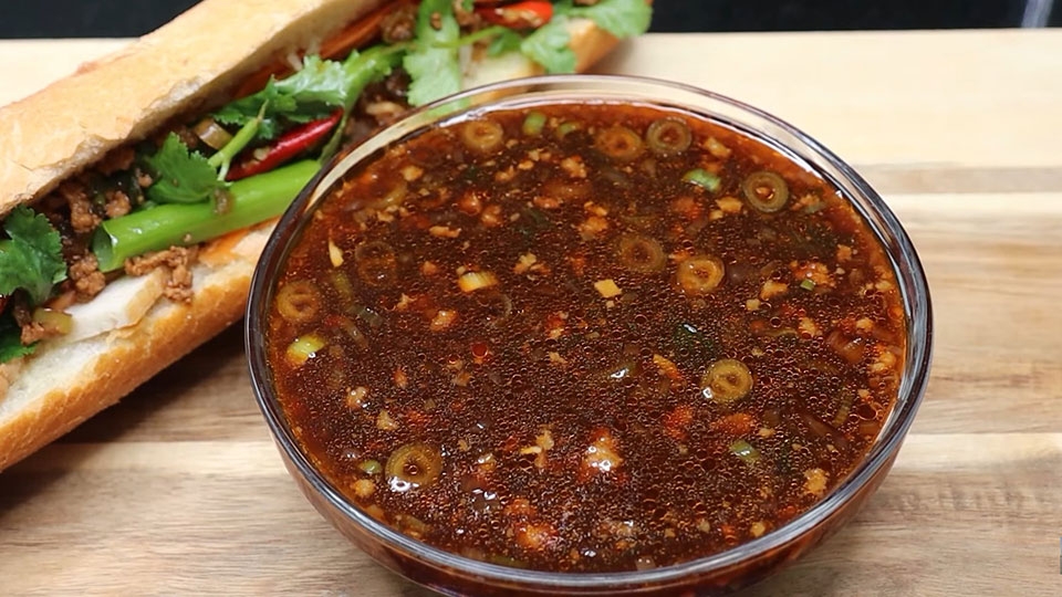 Thành phẩm nước sốt ăn bánh mì thịt nướng siêu ngon