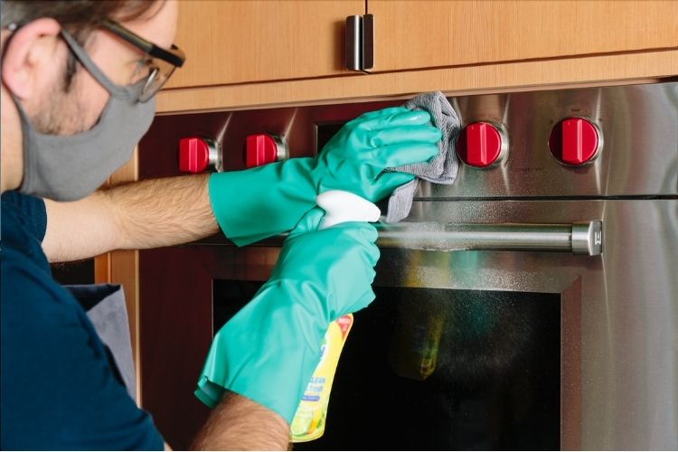 Vệ sinh các bộ phận còn lại máy rửa bát Teka