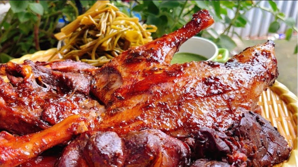 Vịt nướng sa tế