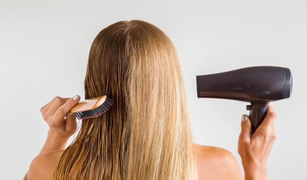 Hướng dẫn cách sấy tóc khô nhanh, không bị hư tổn và chắc khỏe để tạo nhiều kiểu tóc 1