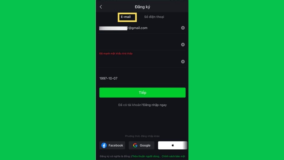 Chọn mục “Email”