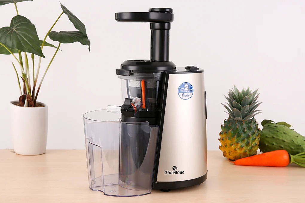 Máy ép chậm Bluestone giúp bạn thưởng thức hương vị nguyên chất của các loại trái cây, rau củ tươi ngon