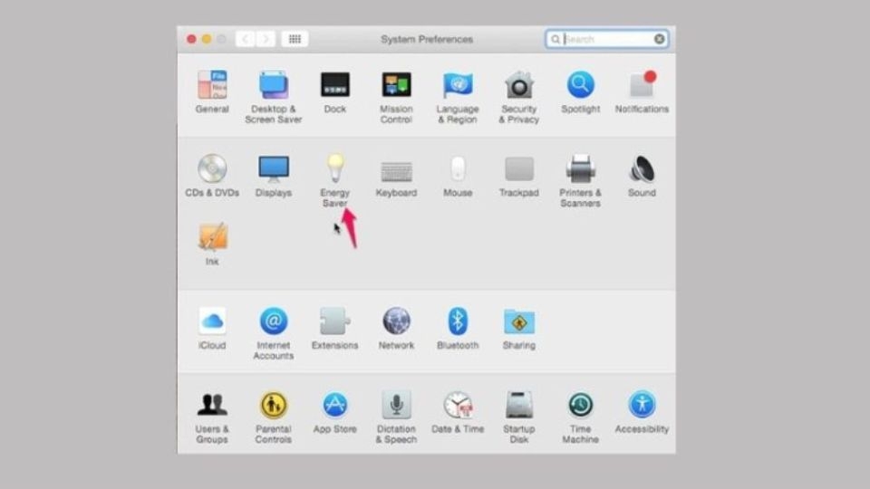 Bạn truy cập vào biểu tượng App ở góc bên trái màn hình, sau đó chọn vào “System Preferences”