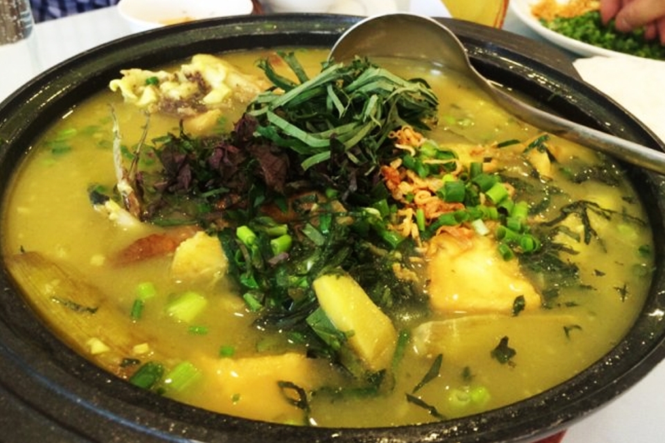 Om cá tầm với chuối đậu