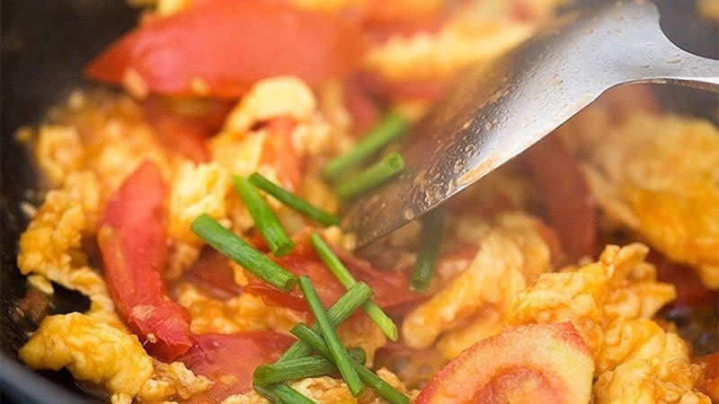 Trứng xào cà chua hình 2