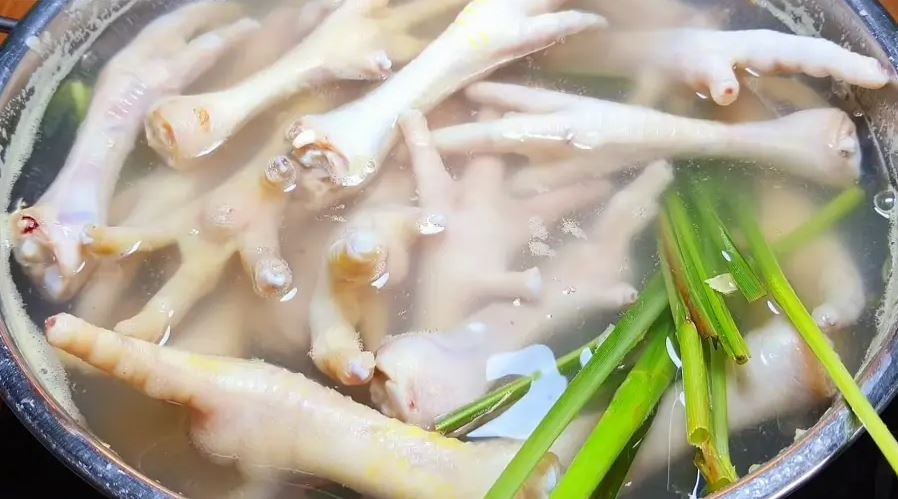 cách làm chân gà rút xương - hình 13