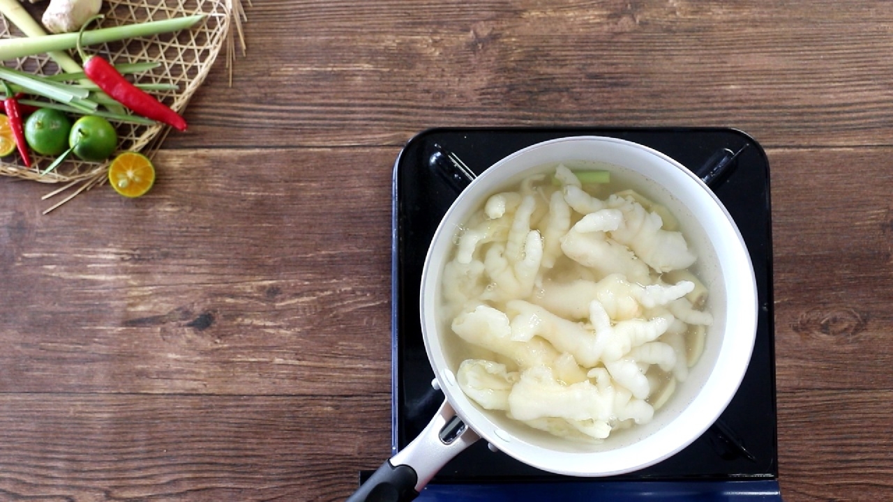 cách làm chân gà rút xương - hình 6