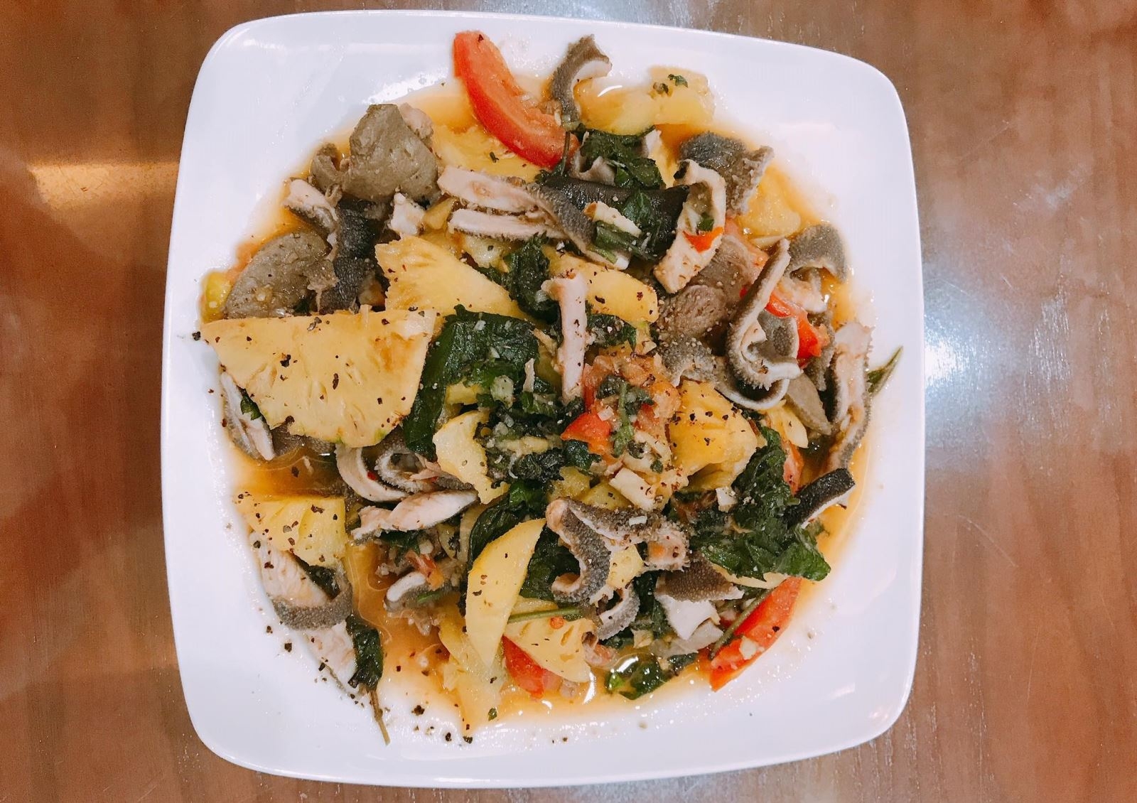 Thành phẩm món lòng dê xào dứa thơm ngon
