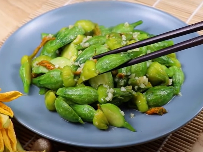 Thành phẩm món bí nụ xào tỏi