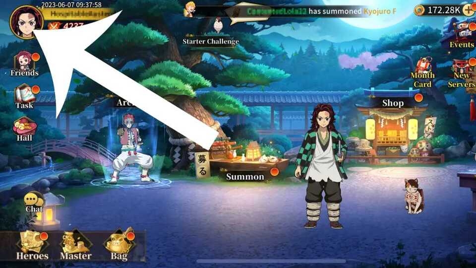 Nhấp vào Avatar (hình đại diện) nhân vật của bạn để mở Menu tùy chọn