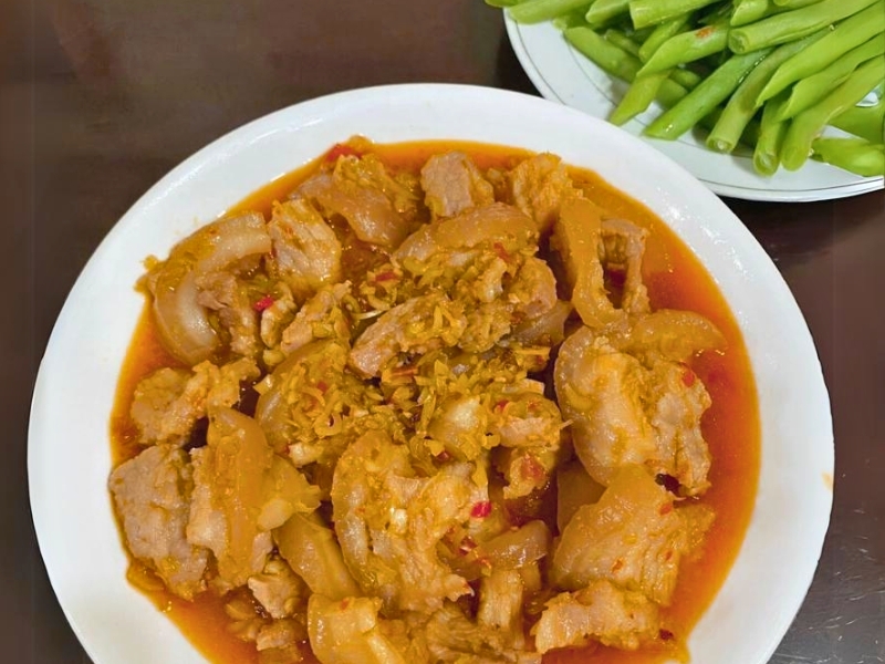 Thành phẩm thịt heo kho sả ớt