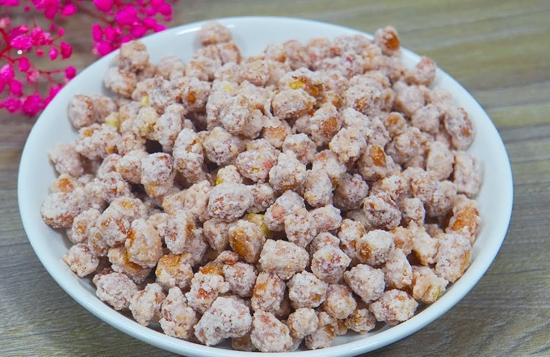 Mứt lạc bọc bột ngô thơm ngon