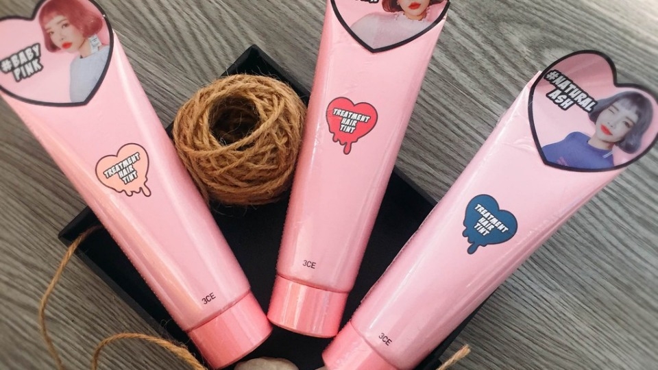 Kem nhuộm tóc 3CE Treatment Hair Tint chứa tinh chất argan oil và dầu hạt nho