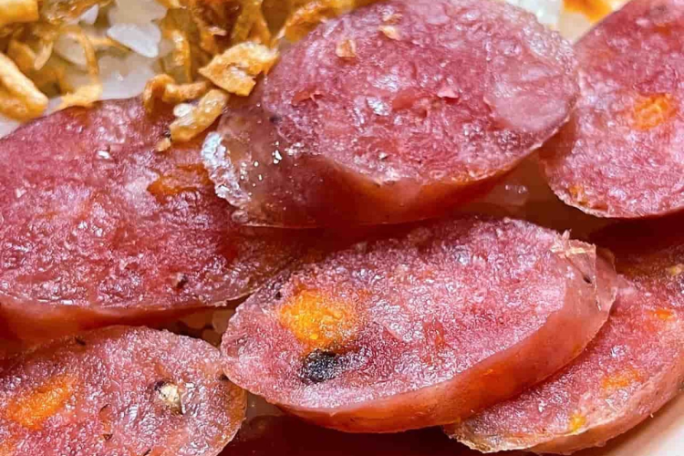 Cách chế biến lạp xưởng thơm ngon đúng vị, phù hợp với khẩu vị của mọi thành viên trong gia đình hình 11