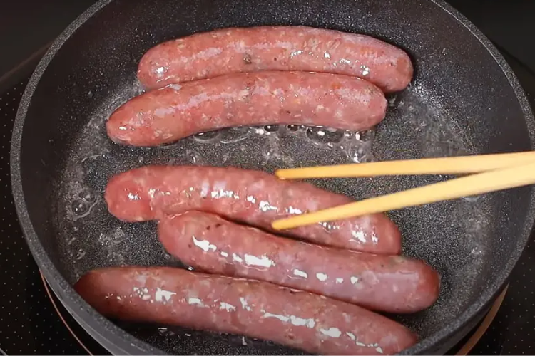 Cách chế biến lạp xưởng thơm ngon đúng vị, phù hợp với khẩu vị của mọi thành viên trong gia đình hình 3