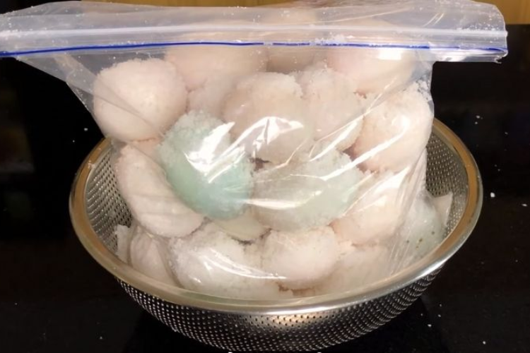 Cách làm hột vịt muối đơn giản, để lâu ăn vẫn ngon, ai cũng có thể tự tay làm ngay tại nhà hình 10