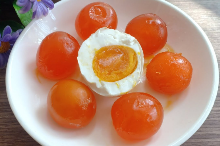 Cách làm hột vịt muối đơn giản, để lâu ăn vẫn ngon, ai cũng có thể tự tay làm ngay tại nhà hình 13