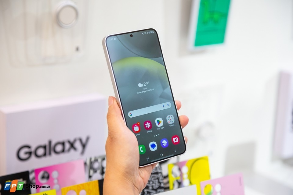 So sánh Galaxy S24 và iPhone 15 Plus (ảnh 6)