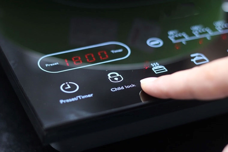 Quạt gió bếp từ chạy liên tục do cài đặt không chính xác