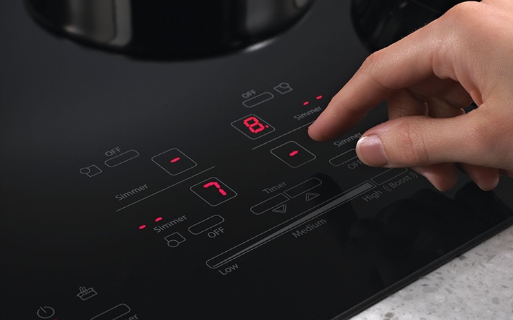 Quạt gió bếp từ chạy liên tục do gặp lỗi kỹ thuật