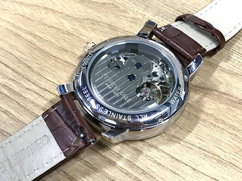 Cách lắp dây đồng hồ có chốt cài bước 2