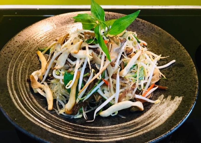 Món miến xào giá và nấm chay