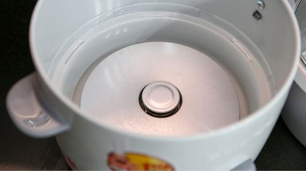 Vệ sinh nồi cơm điện sao cho đúng cách để bảo vệ sức khỏe 5