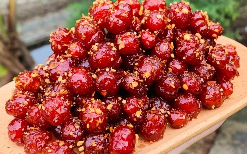 Thành phẩm mứt chùm ruột lắc muối ớt
