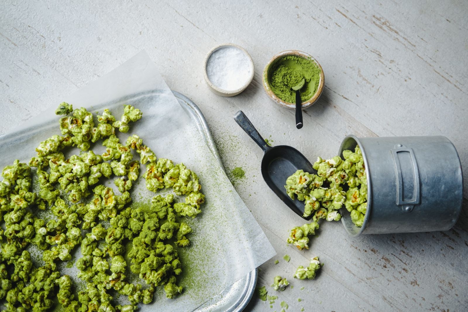 Cách làm bắp rang bơ bằng chảo vị matcha