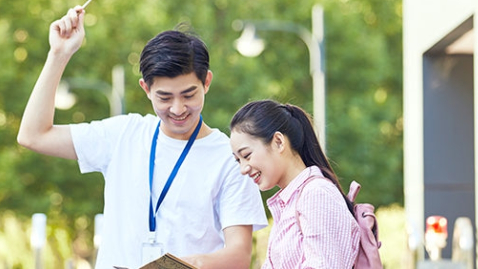 Nhóm ngành Du lịch, Thể Thao, Khách Sạn và dịch vụ cá nhân