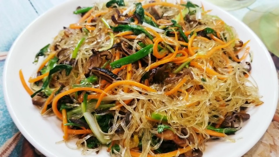 Miến xào chay là món gợi ý cho những ngày rằm, ngày đầu tháng