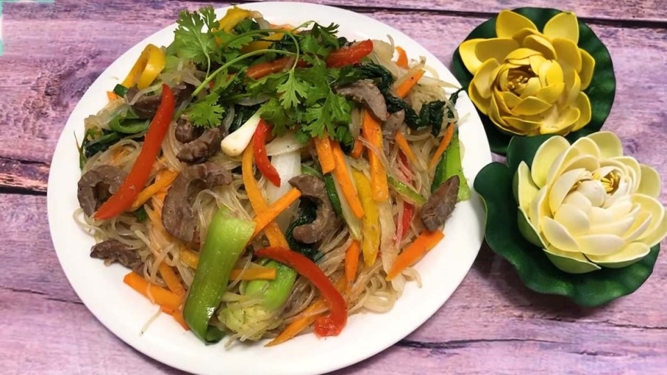 Miến xào cật heo cũng được nhiều người yêu thích