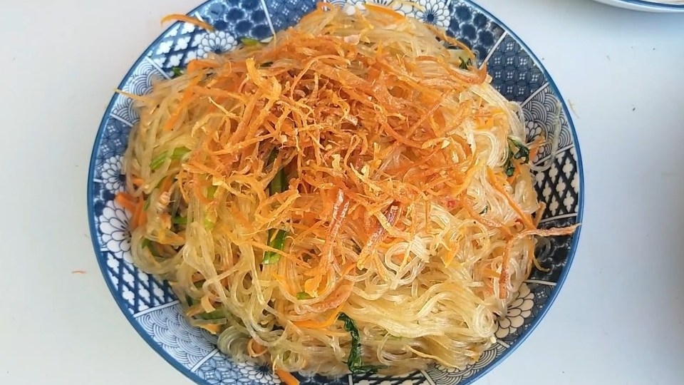 Miến xào mực khô được lòng rất nhiều người